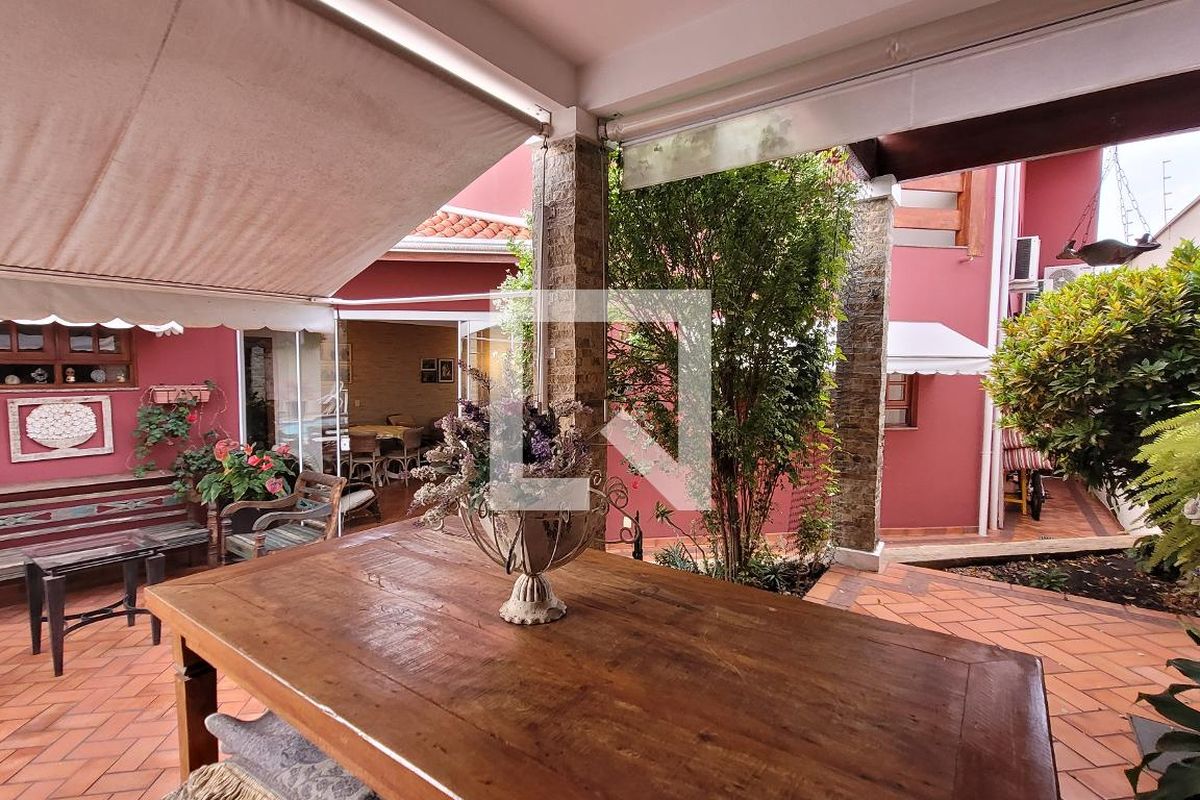 Casa à Venda - Nova Campinas, 4 Quartos,  300 m2 em , Campinas - sp | SoloBR