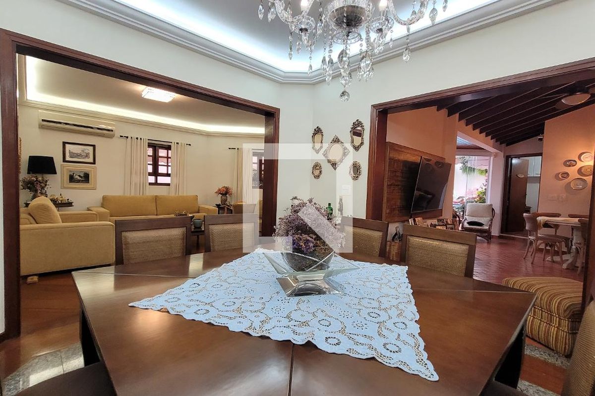 Casa à Venda - Nova Campinas, 4 Quartos,  300 m2 em , Campinas - sp | SoloBR