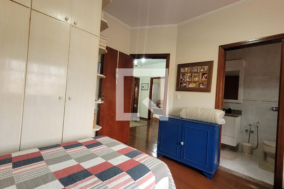 Casa à Venda - Nova Campinas, 4 Quartos,  300 m2 em , Campinas - sp | SoloBR
