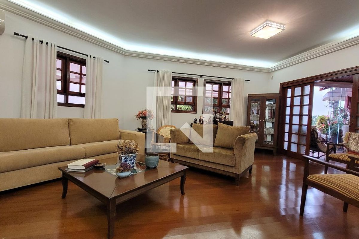 Casa à Venda - Nova Campinas, 4 Quartos,  300 m2 em , Campinas - sp | SoloBR