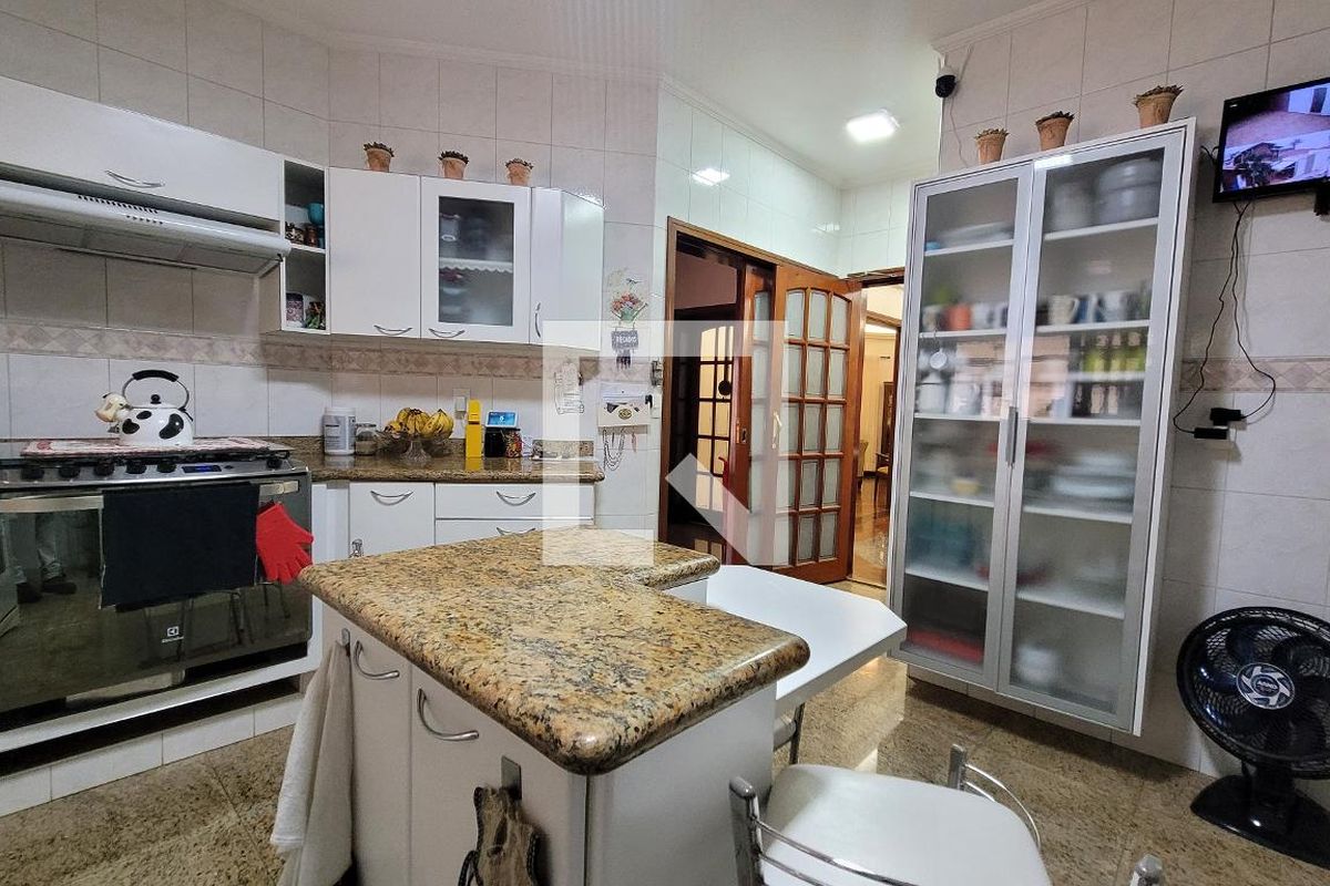 Casa à Venda - Nova Campinas, 4 Quartos,  300 m2 em , Campinas - sp | SoloBR