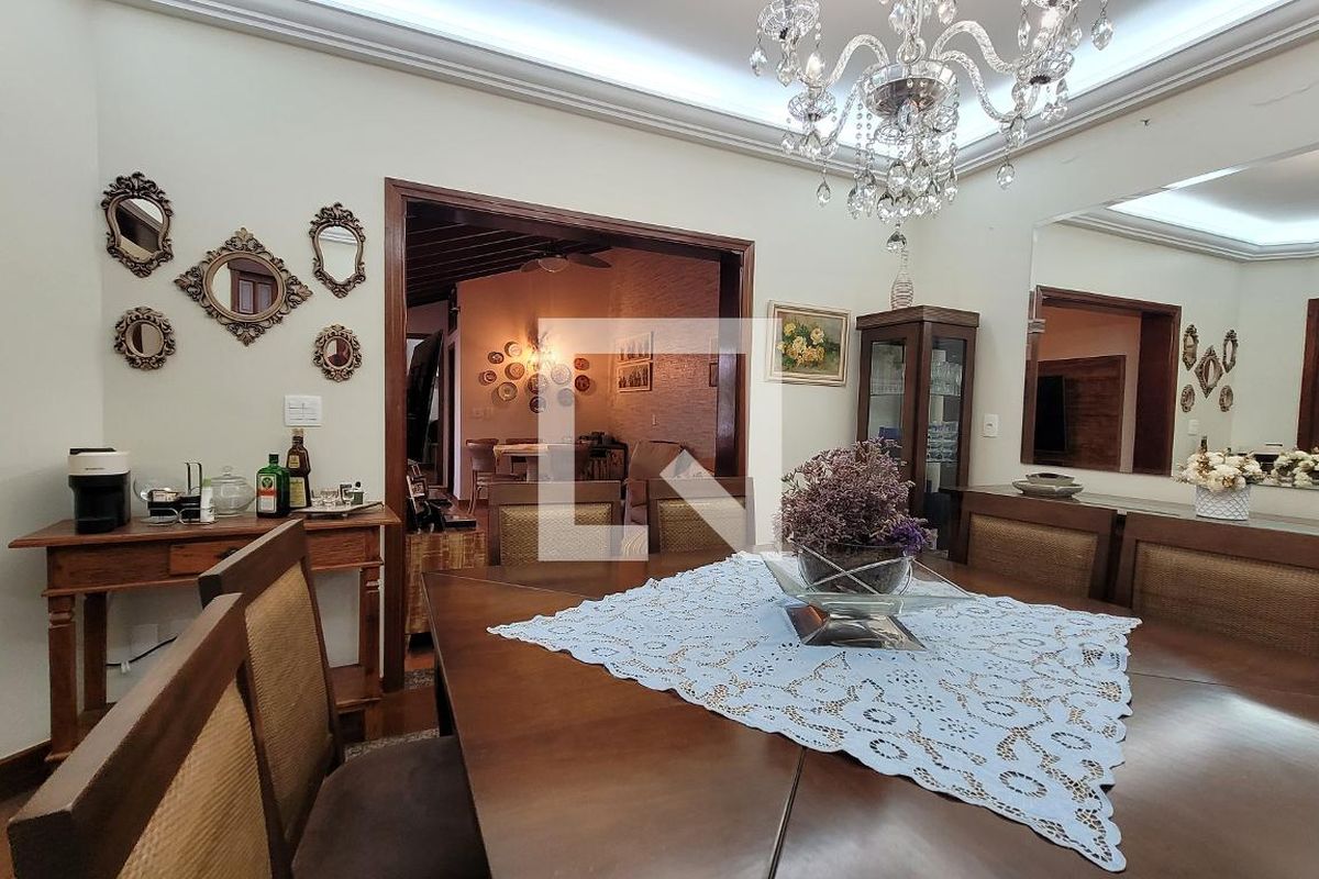 Casa à Venda - Nova Campinas, 4 Quartos,  300 m2 em , Campinas - sp | SoloBR