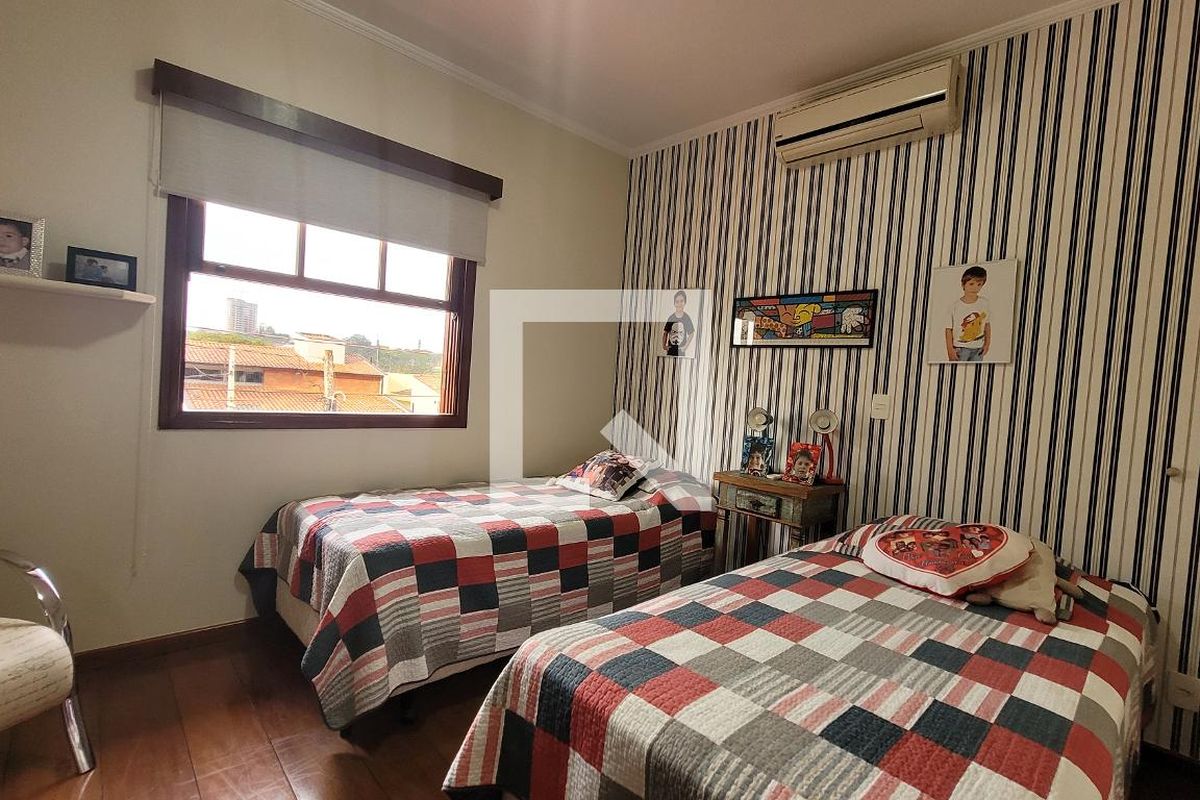 Casa à Venda - Nova Campinas, 4 Quartos,  300 m2 em , Campinas - sp | SoloBR