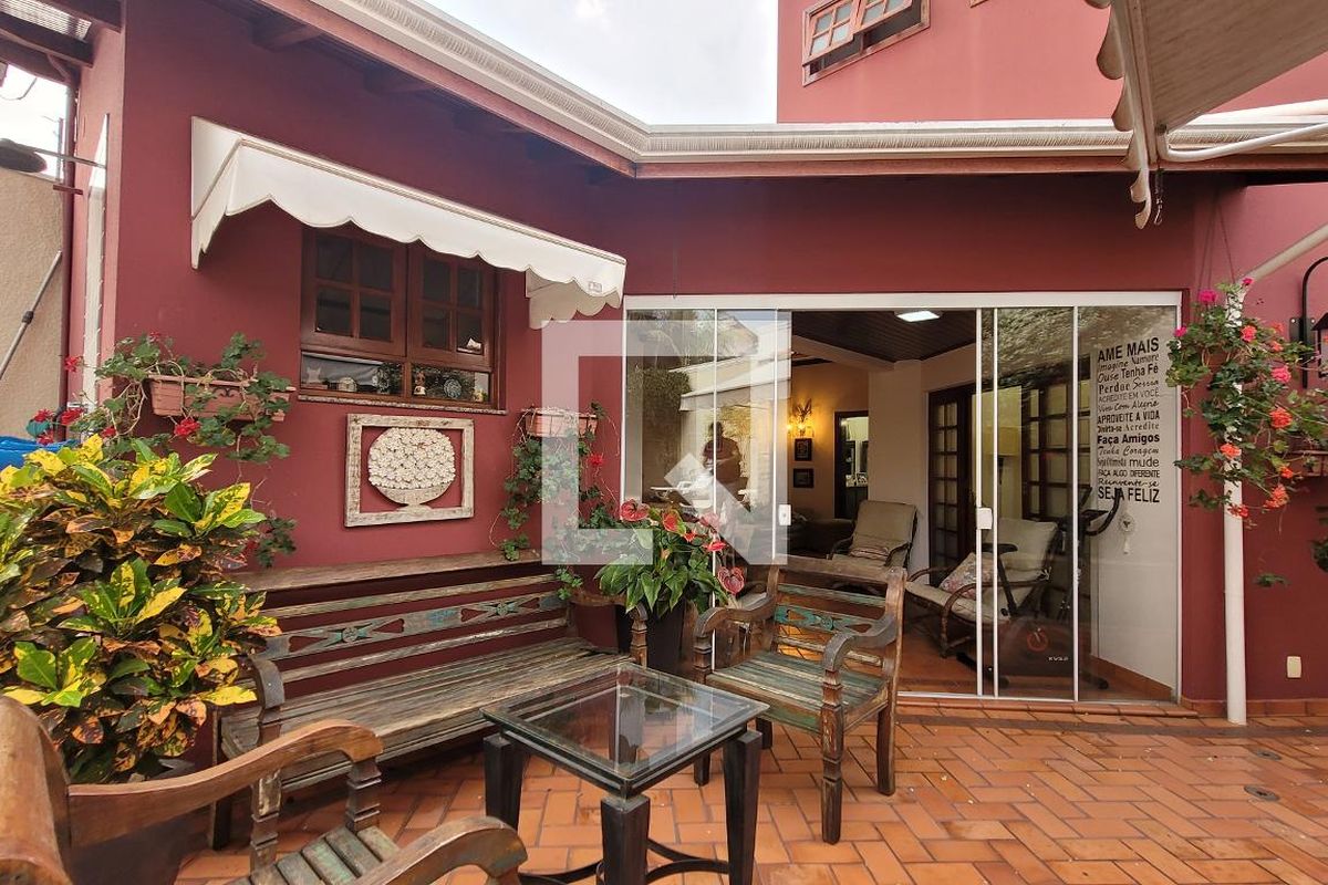 Casa à Venda - Nova Campinas, 4 Quartos,  300 m2 em , Campinas - sp | SoloBR