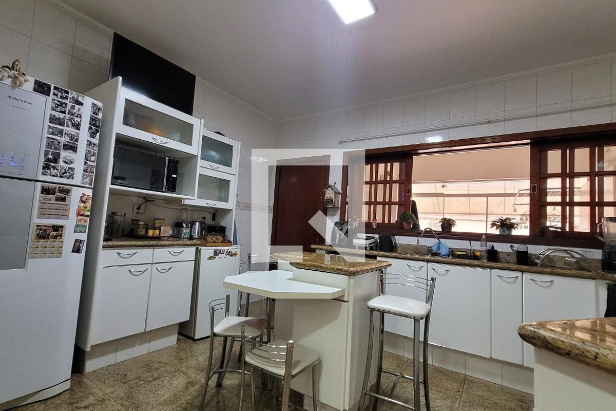 Casa à Venda - Nova Campinas, 4 Quartos,  300 m2 em , Campinas - sp | SoloBR