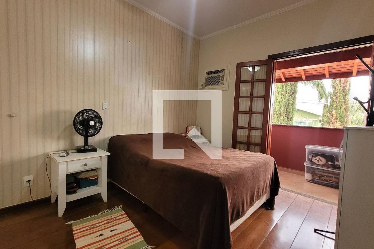 Casa à Venda - Nova Campinas, 4 Quartos,  300 m2 em , Campinas - sp | SoloBR