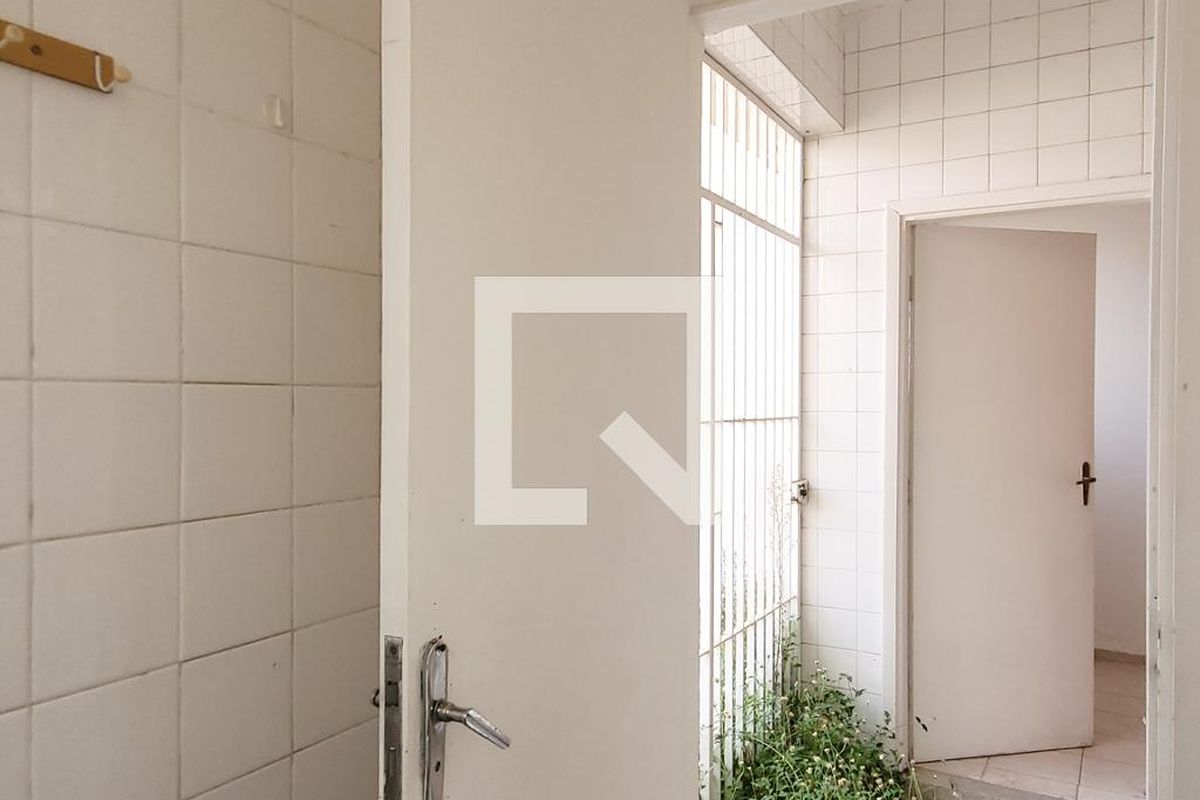 Casa à Venda - Bosque, 3 Quartos,  300 m2 em , Campinas - sp | SoloBR