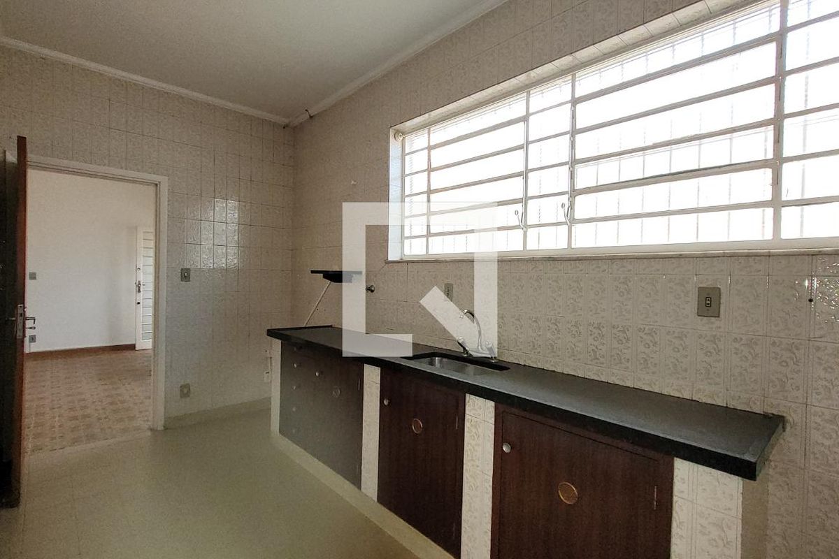 Casa à Venda - Bosque, 3 Quartos,  300 m2 em , Campinas - sp | SoloBR