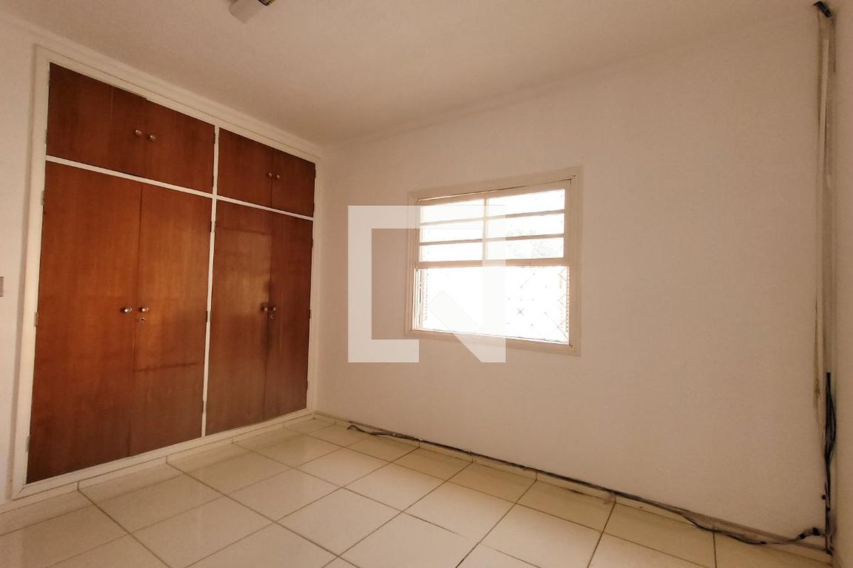 Casa à Venda - Bosque, 3 Quartos,  300 m2 em , Campinas - sp | SoloBR