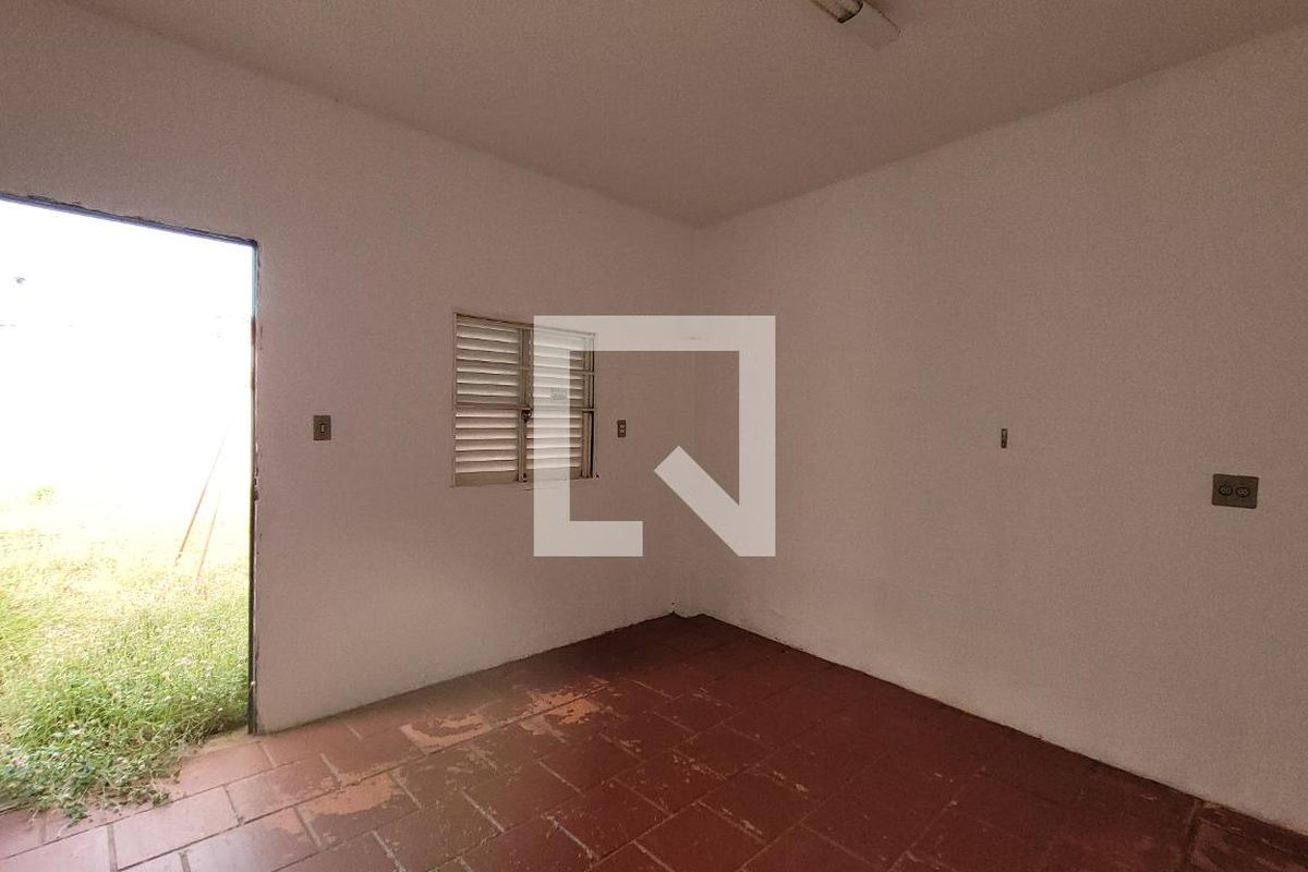 Casa à Venda - Bosque, 3 Quartos,  300 m2 em , Campinas - sp | SoloBR