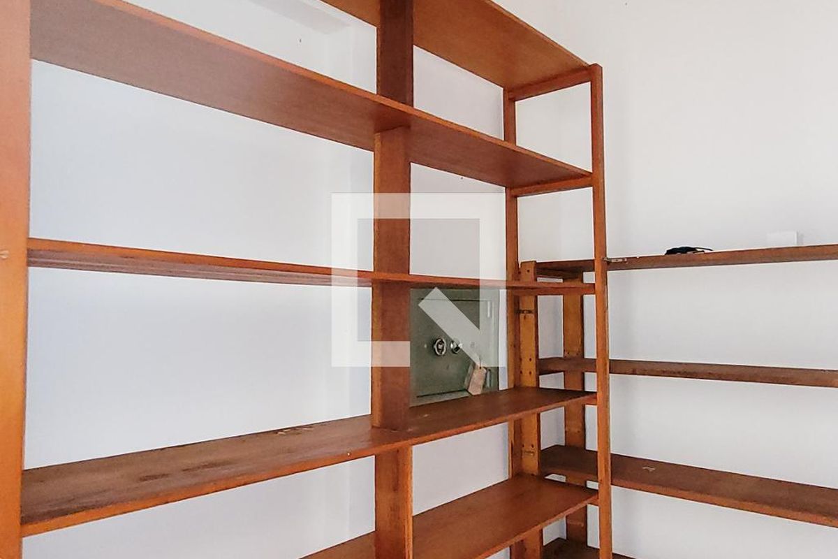 Casa à Venda - Bosque, 3 Quartos,  300 m2 em , Campinas - sp | SoloBR