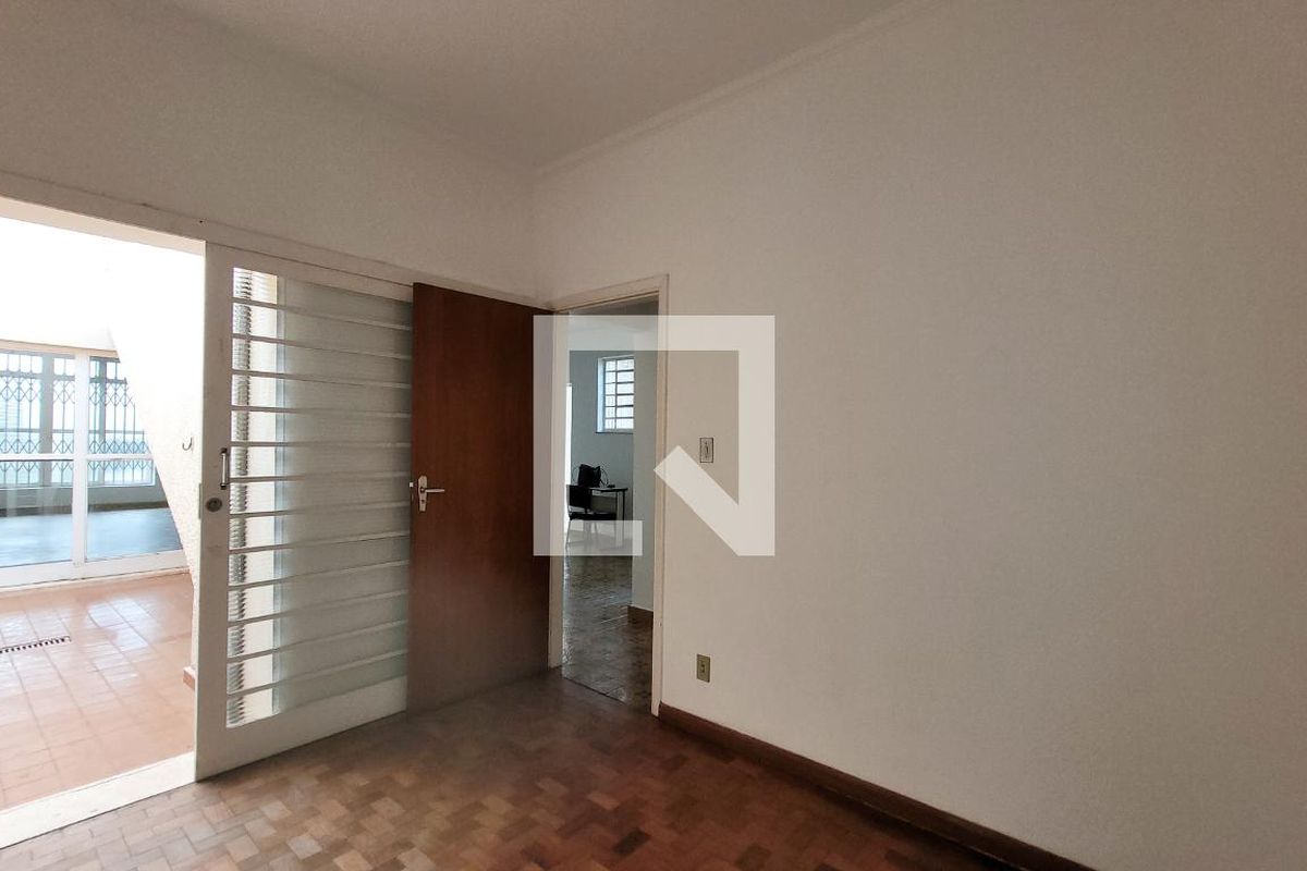 Casa à Venda - Bosque, 3 Quartos,  300 m2 em , Campinas - sp | SoloBR