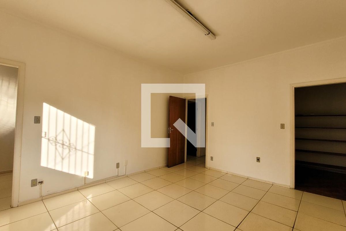 Casa à Venda - Bosque, 3 Quartos,  300 m2 em , Campinas - sp | SoloBR
