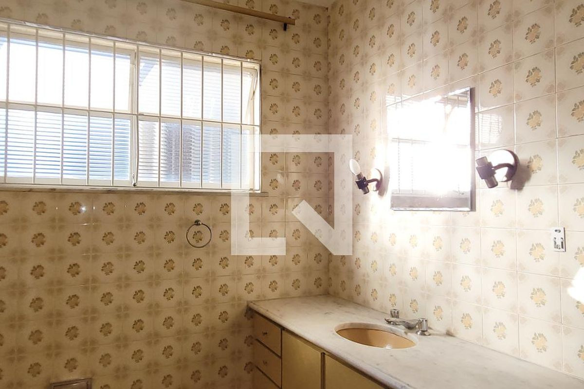 Casa à Venda - Bosque, 3 Quartos,  300 m2 em , Campinas - sp | SoloBR