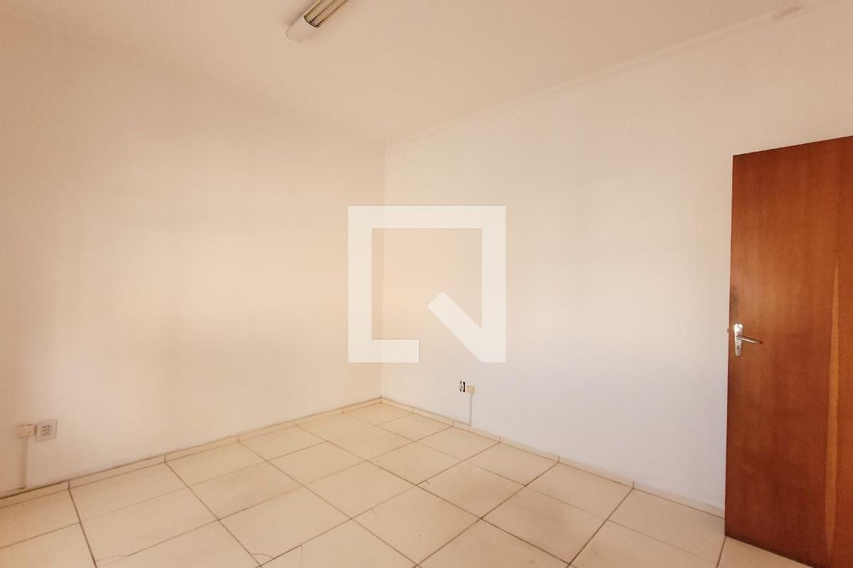 Casa à Venda - Bosque, 3 Quartos,  300 m2 em , Campinas - sp | SoloBR
