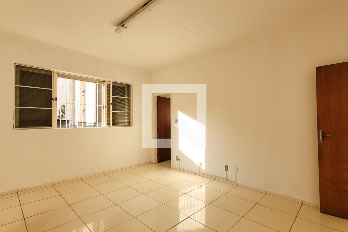 Casa à Venda - Bosque, 3 Quartos,  300 m2 em , Campinas - sp | SoloBR