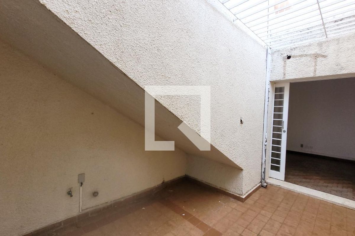 Casa à Venda - Bosque, 3 Quartos,  300 m2 em , Campinas - sp | SoloBR
