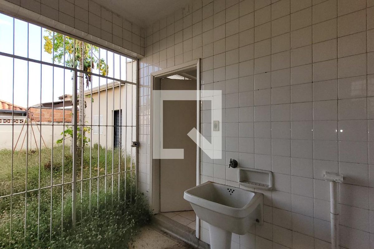 Casa à Venda - Bosque, 3 Quartos,  300 m2 em , Campinas - sp | SoloBR