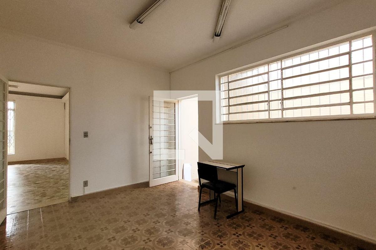 Casa à Venda - Bosque, 3 Quartos,  300 m2 em , Campinas - sp | SoloBR