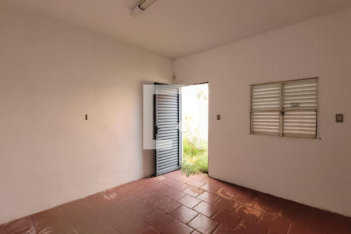 Casa à Venda - Bosque, 3 Quartos,  300 m2 em , Campinas - sp | SoloBR