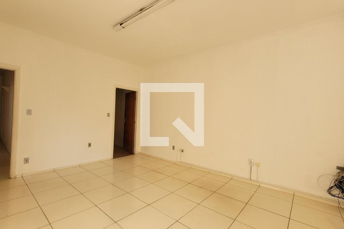 Casa à Venda - Bosque, 3 Quartos,  300 m2 em , Campinas - sp | SoloBR