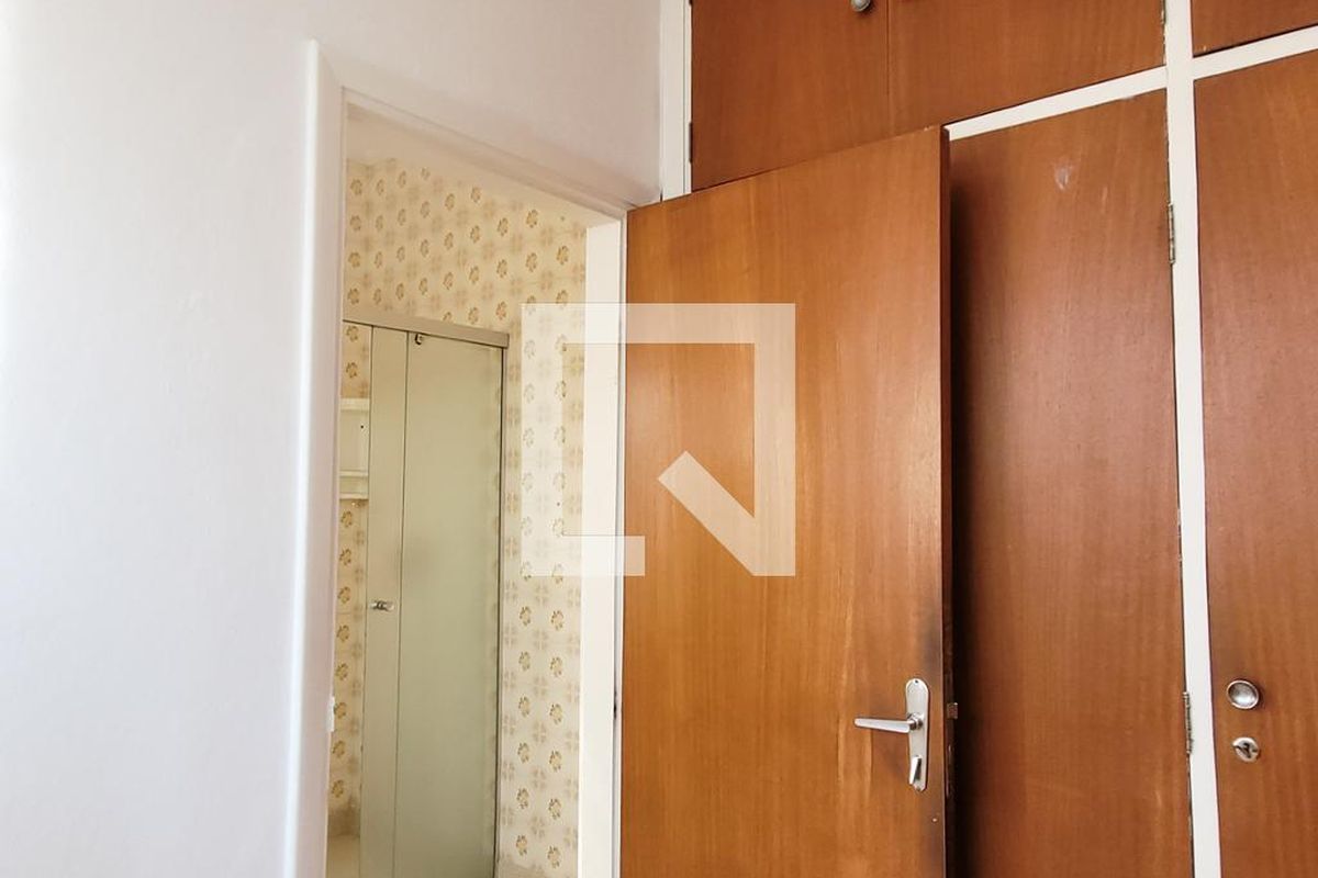 Casa à Venda - Bosque, 3 Quartos,  300 m2 em , Campinas - sp | SoloBR