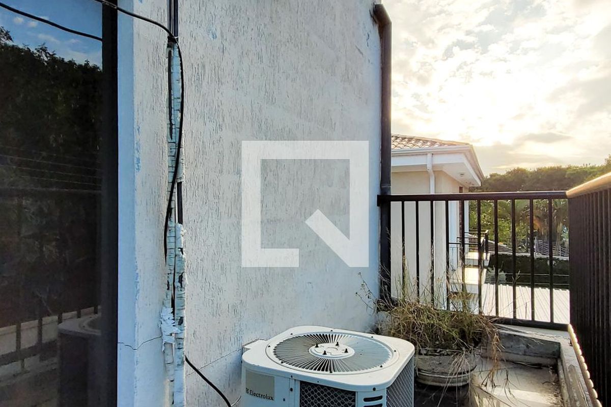 Casa à Venda - Jardim Chapadão, 2 Quartos,  411 m2 em , Campinas - sp | SoloBR