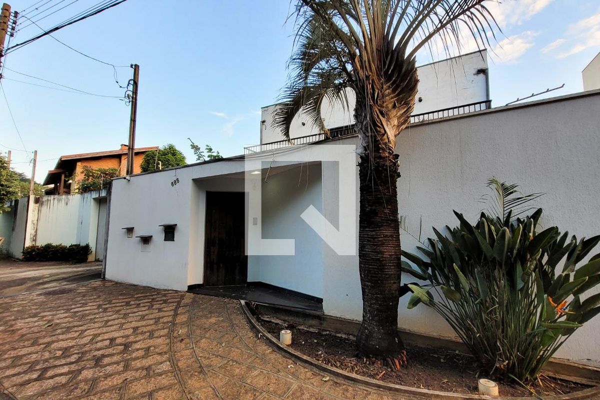 Casa à Venda - Jardim Chapadão, 2 Quartos,  411 m2 em , Campinas - sp | SoloBR