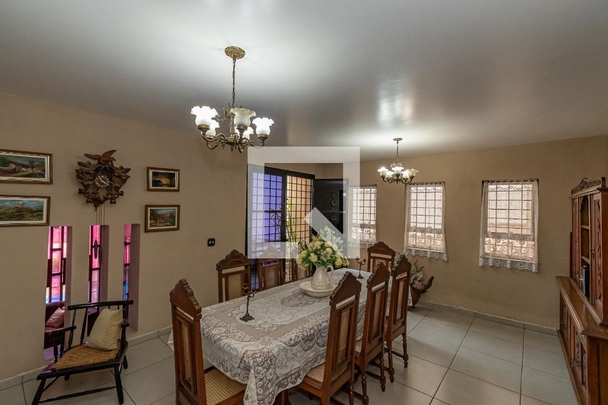 Casa à Venda - Nova Campinas, 4 Quartos,  278 m2 em , Campinas - sp | SoloBR