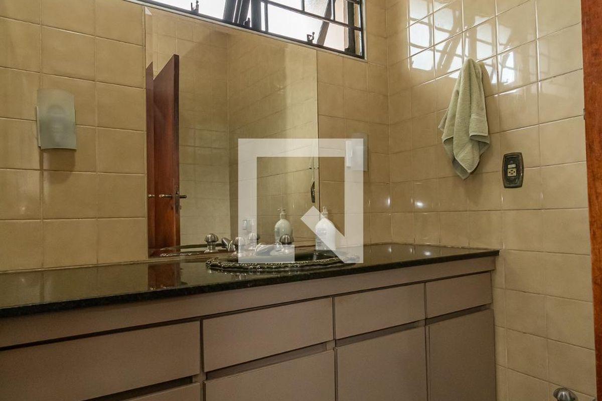 Casa à Venda - Nova Campinas, 4 Quartos,  278 m2 em , Campinas - sp | SoloBR