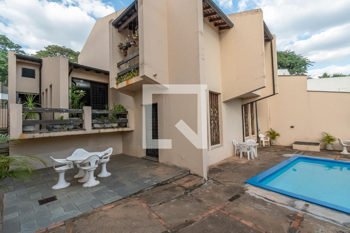 Casa à Venda - Nova Campinas, 4 Quartos,  278 m2 em , Campinas - sp | SoloBR