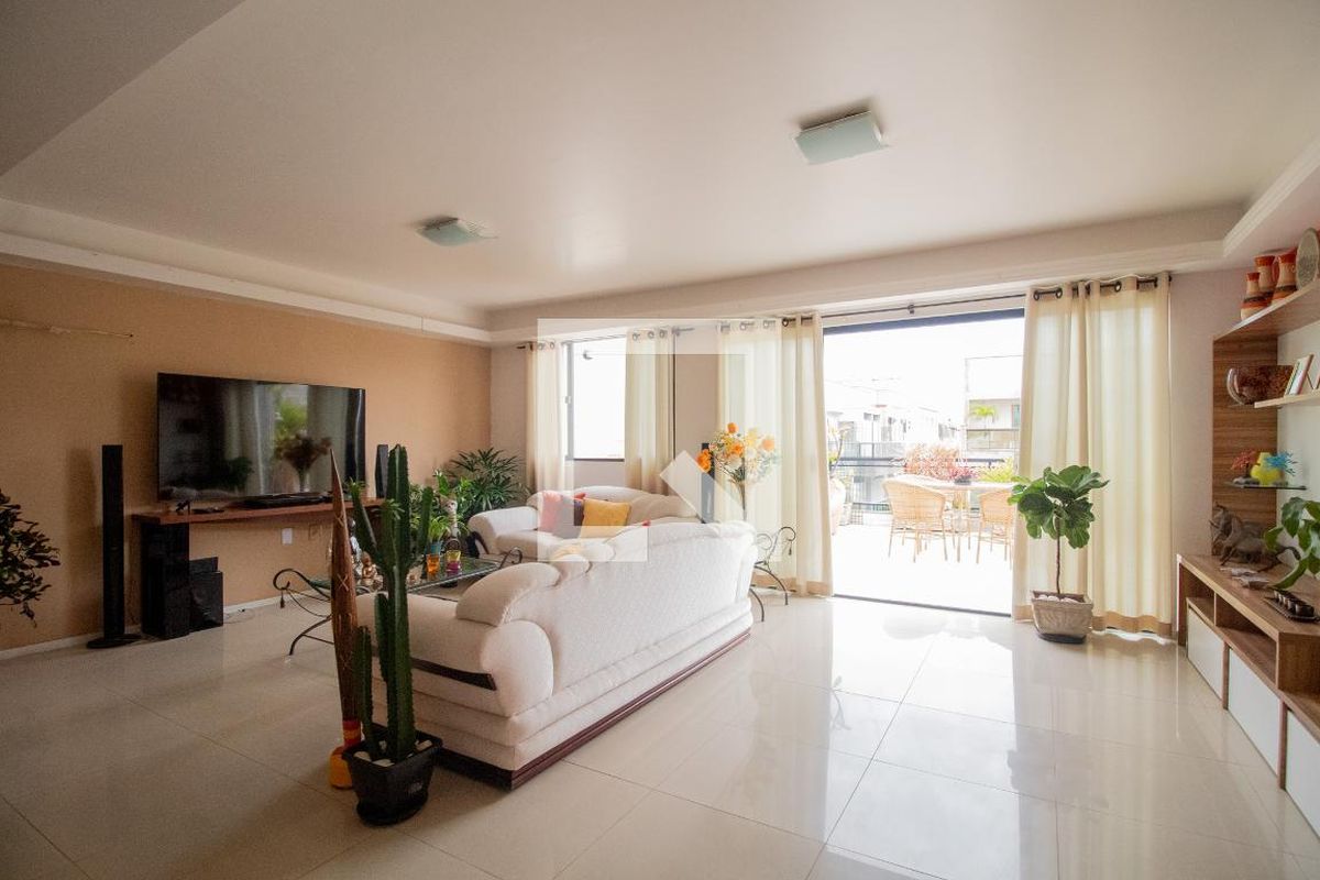 Cobertura, 3 quartos, 195 m² - Foto 2