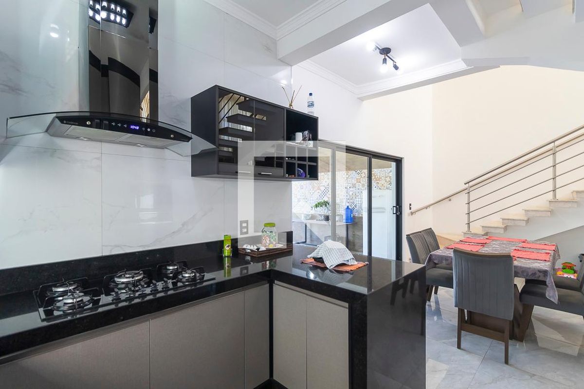 Casa à Venda - Jardim Chapadão, 3 Quartos,  207 m2 em , Campinas - sp | SoloBR