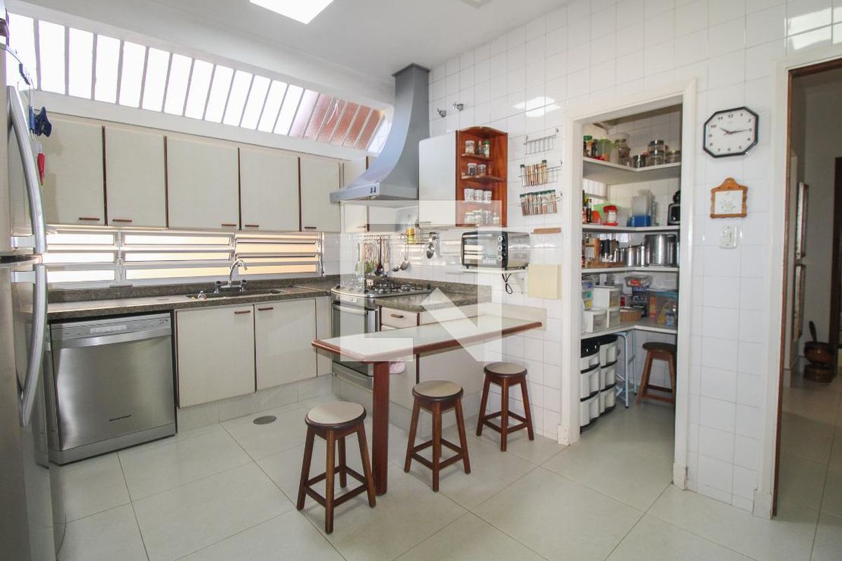 Casa à Venda - Nova Campinas, 5 Quartos,  525 m2 em , Campinas - sp | SoloBR