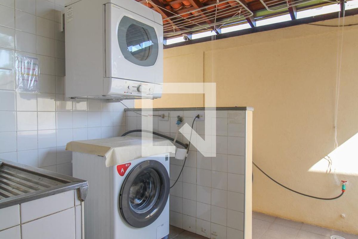 Casa à Venda - Nova Campinas, 5 Quartos,  525 m2 em , Campinas - sp | SoloBR