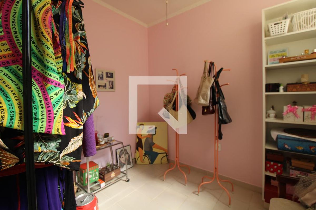 Casa à Venda - Nova Campinas, 3 Quartos,  350 m2 em , Campinas - sp | SoloBR