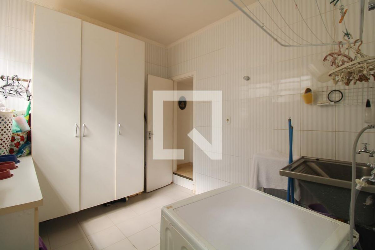 Casa à Venda - Nova Campinas, 3 Quartos,  350 m2 em , Campinas - sp | SoloBR