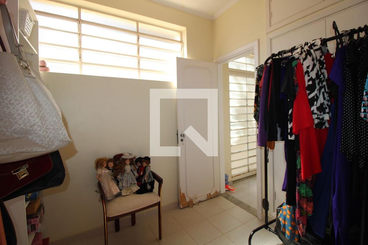 Casa à Venda - Nova Campinas, 3 Quartos,  350 m2 em , Campinas - sp | SoloBR