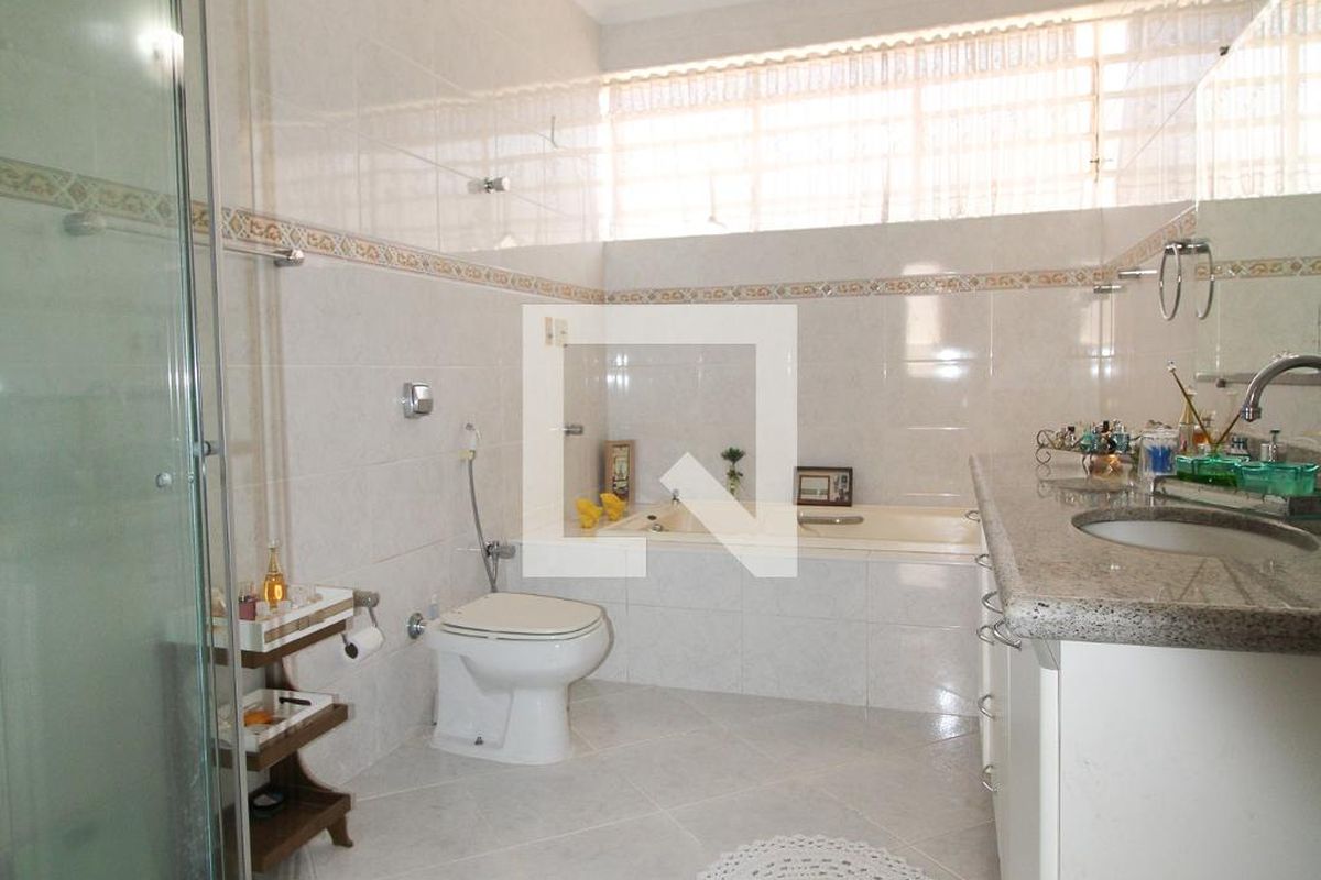 Casa à Venda - Nova Campinas, 3 Quartos,  350 m2 em , Campinas - sp | SoloBR
