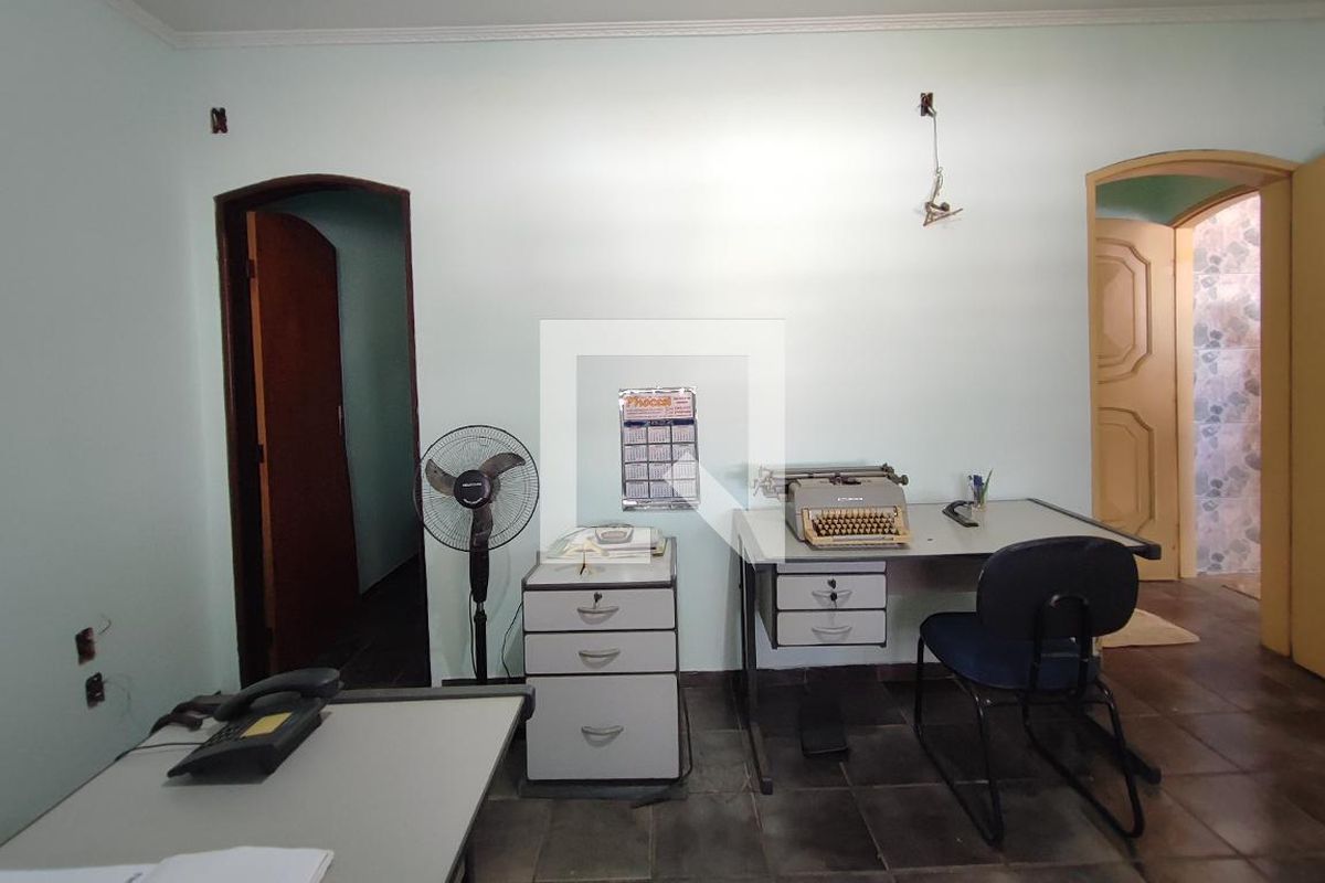 Casa à Venda - Jardim do Lago, 4 Quartos,  208 m2 em , Campinas - sp | SoloBR