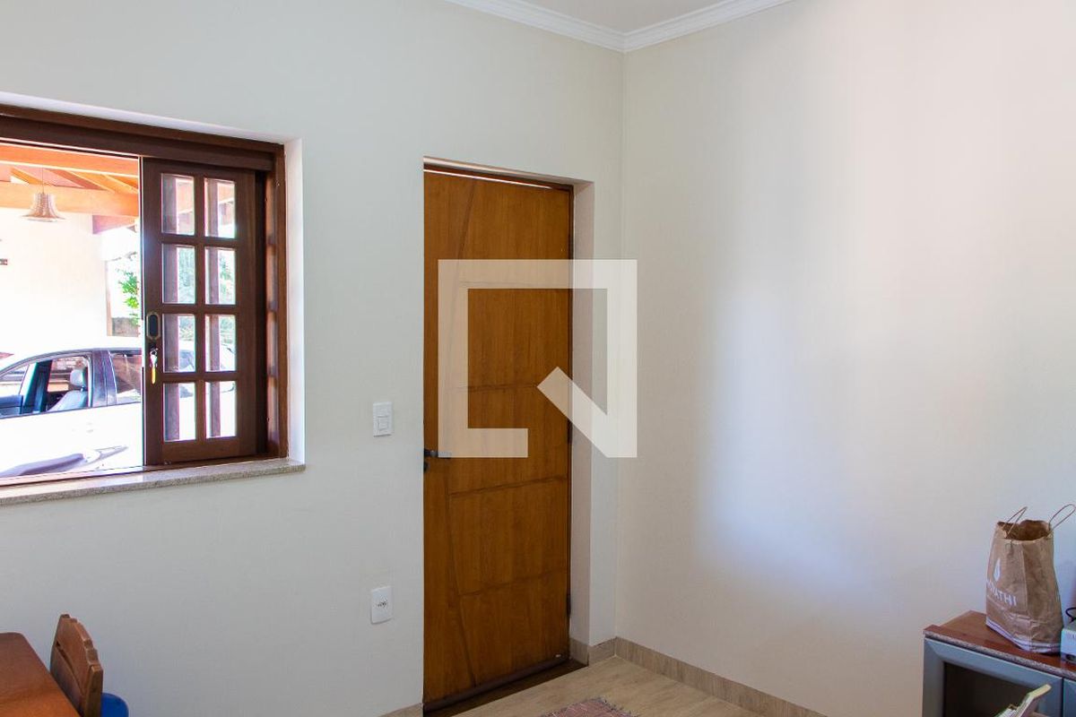 Casa à Venda - Mansões Santo Antônio, 2 Quartos,  180 m2 em , Campinas - sp | SoloBR