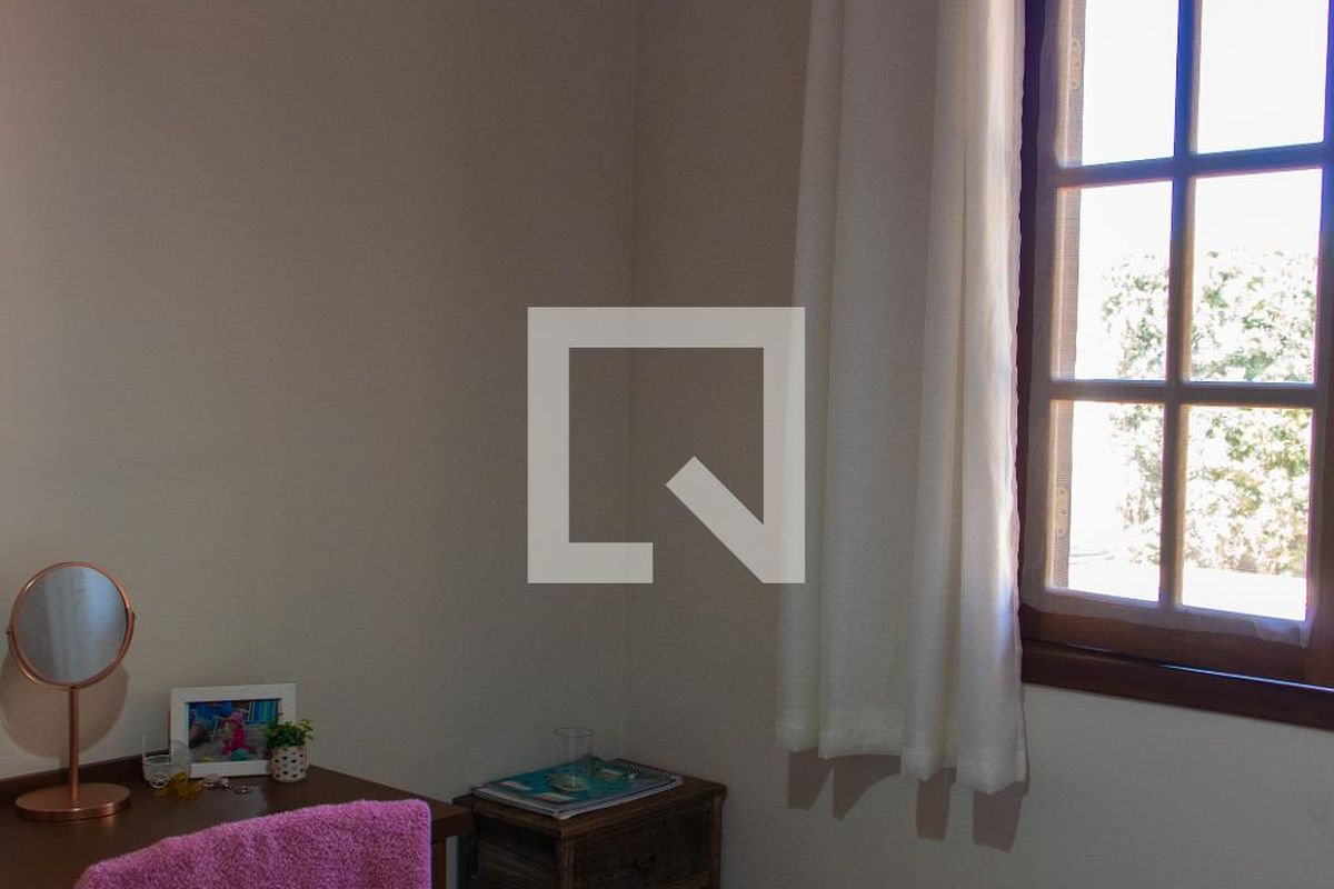 Casa à Venda - Mansões Santo Antônio, 2 Quartos,  180 m2 em , Campinas - sp | SoloBR