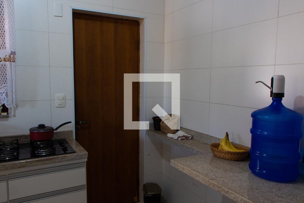 Casa à Venda - Mansões Santo Antônio, 2 Quartos,  180 m2 em , Campinas - sp | SoloBR