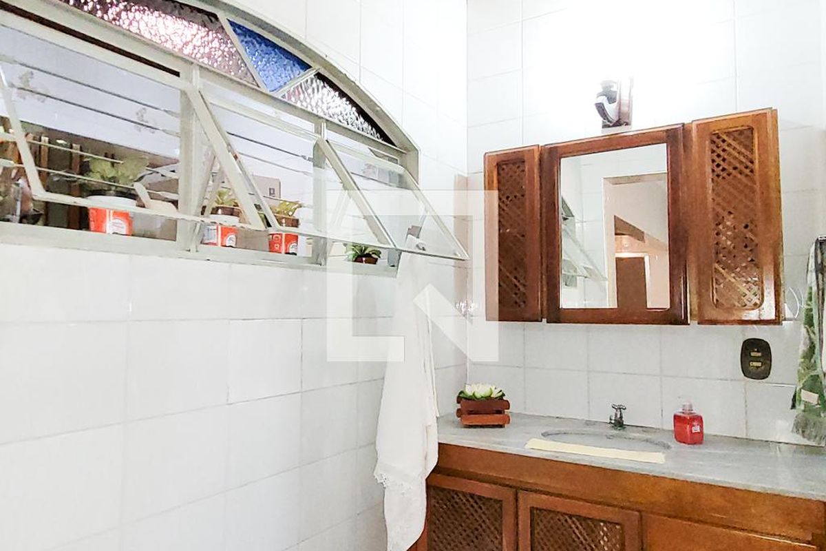 Casa à Venda - Jardim Flamboyant, 3 Quartos,  230 m2 em , Campinas - sp | SoloBR