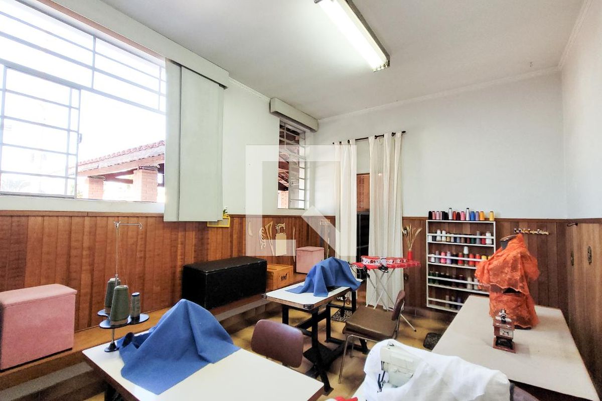 Casa à Venda - Jardim Flamboyant, 3 Quartos,  230 m2 em , Campinas - sp | SoloBR