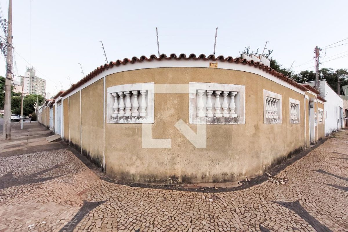 Casa à Venda - Jardim Flamboyant, 3 Quartos,  230 m2 em , Campinas - sp | SoloBR