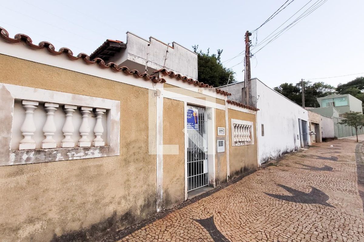 Casa à Venda - Jardim Flamboyant, 3 Quartos,  230 m2 em , Campinas - sp | SoloBR