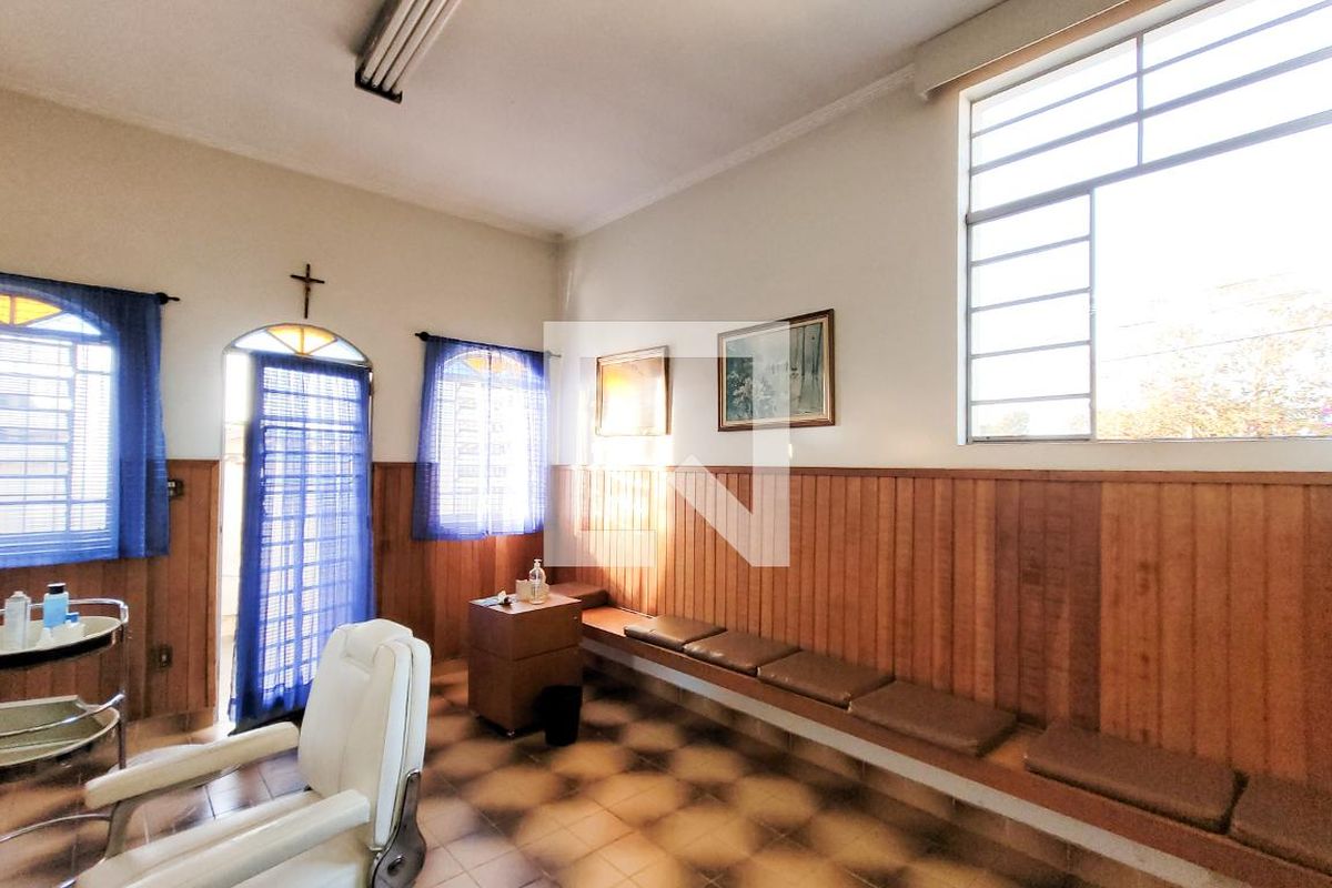 Casa à Venda - Jardim Flamboyant, 3 Quartos,  230 m2 em , Campinas - sp | SoloBR