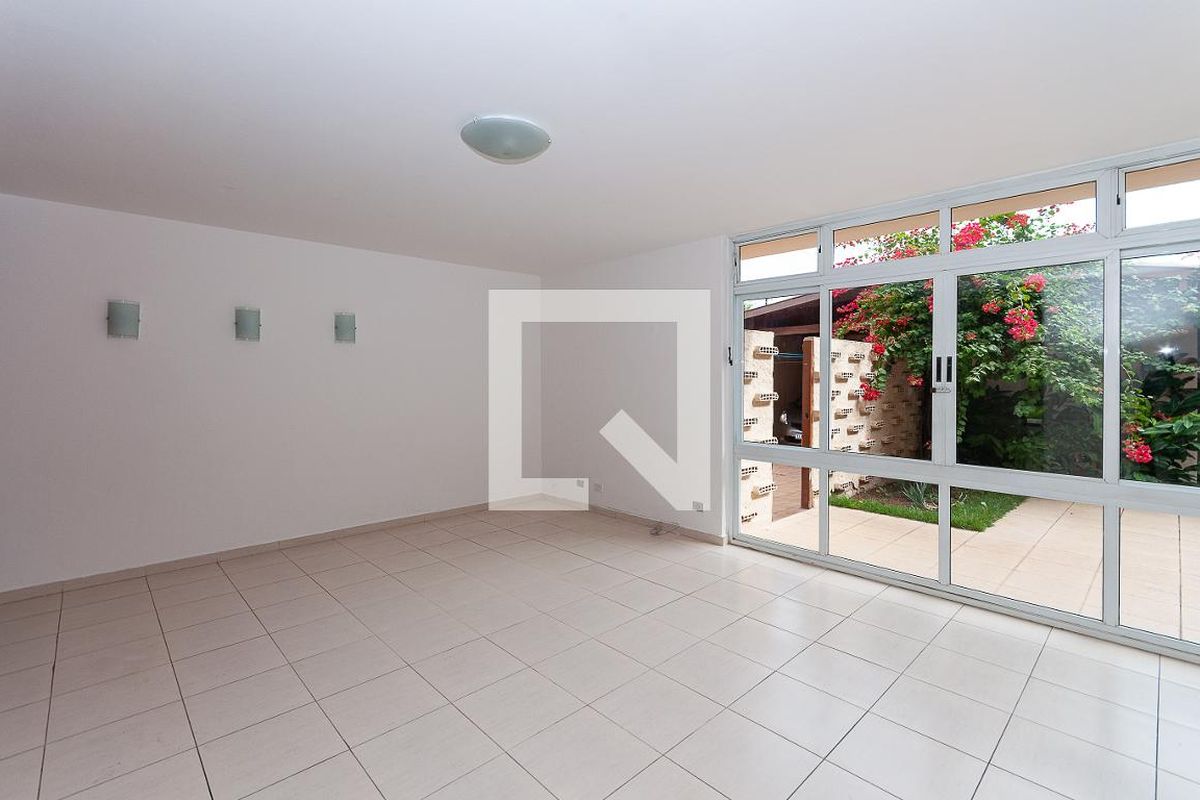 Casa, 3 quartos, 250 m² - Foto 1