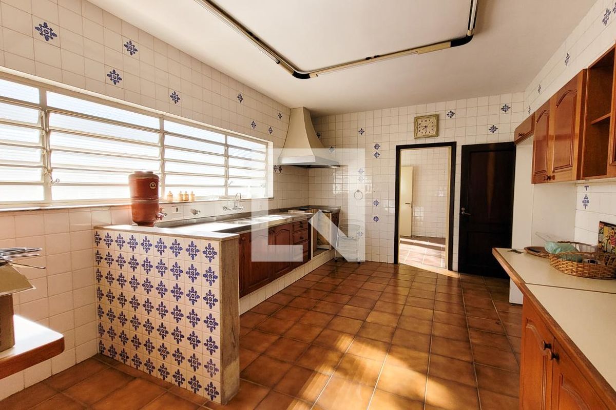 Casa à Venda - Jardim Chapadão, 4 Quartos,  280 m2 em , Campinas - sp | SoloBR